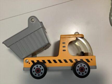 Hape dumper truck